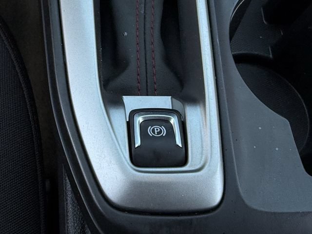 Certified 2025 Chevrolet Trax RS w/ Sunroof Package FWD image 23