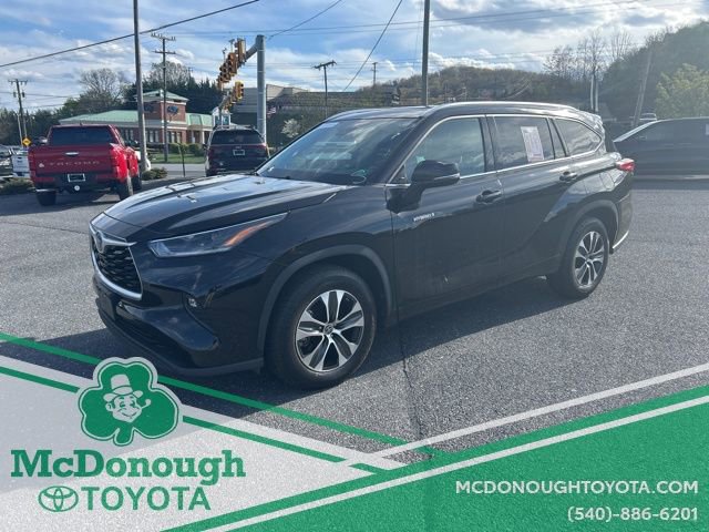 Used 2021 Toyota Highlander XLE image 1