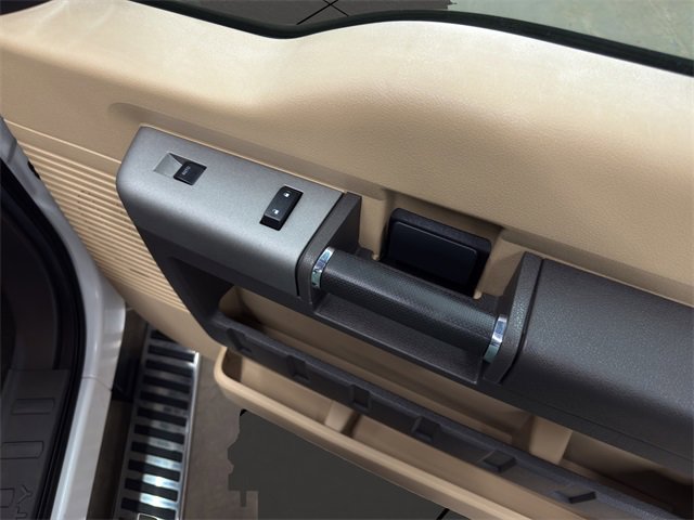 Used 2016 Ford F350 Lariat w/ Chrome Package image 17