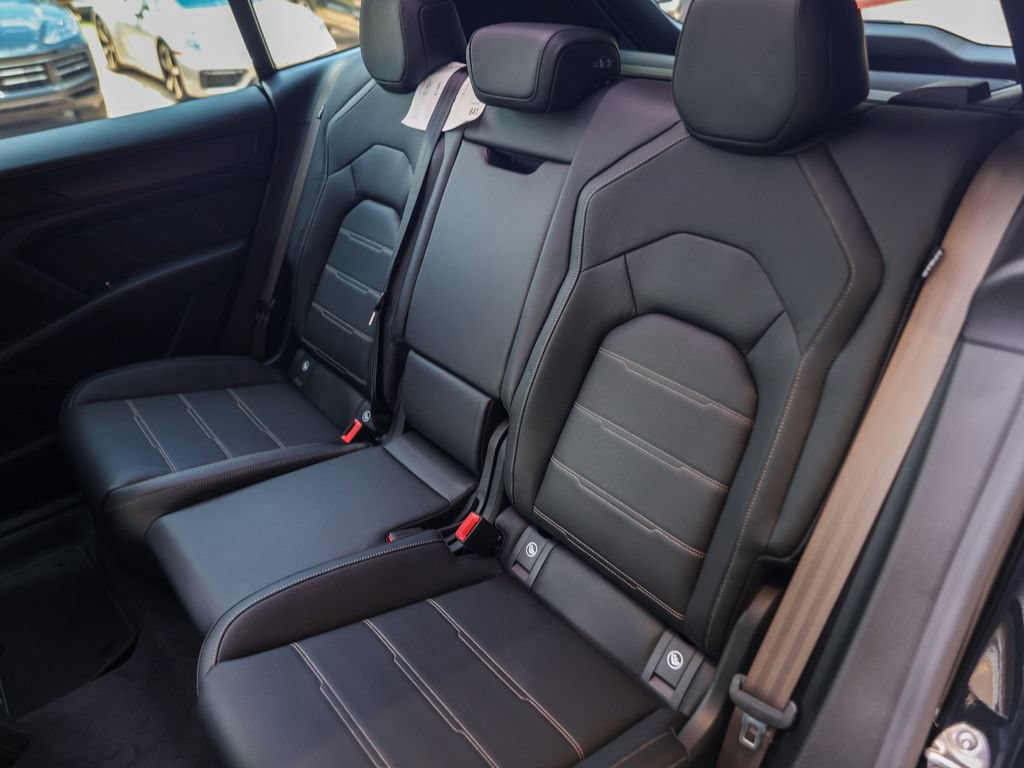 New 2026 Porsche Cayenne Turbo AWD/4WD image 33