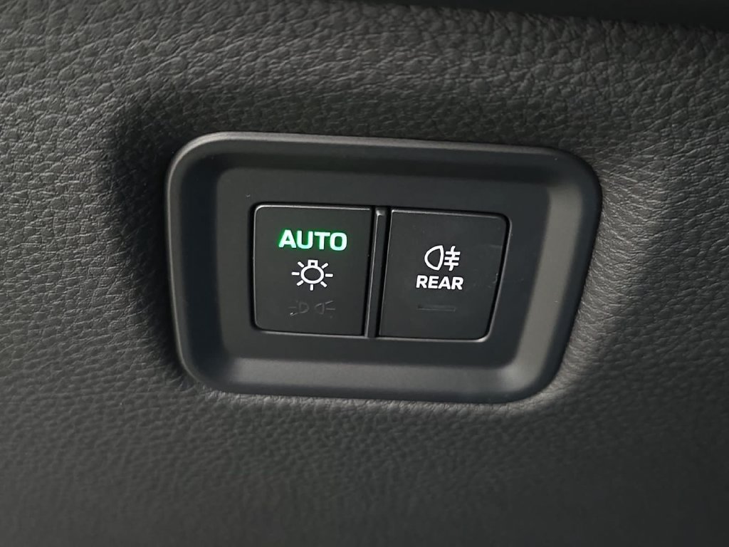 Certified 2026 Porsche Cayenne AWD/4WD image 21