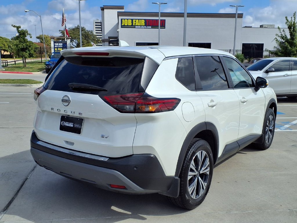 Used 2022 Nissan Rogue SV FWD image 3