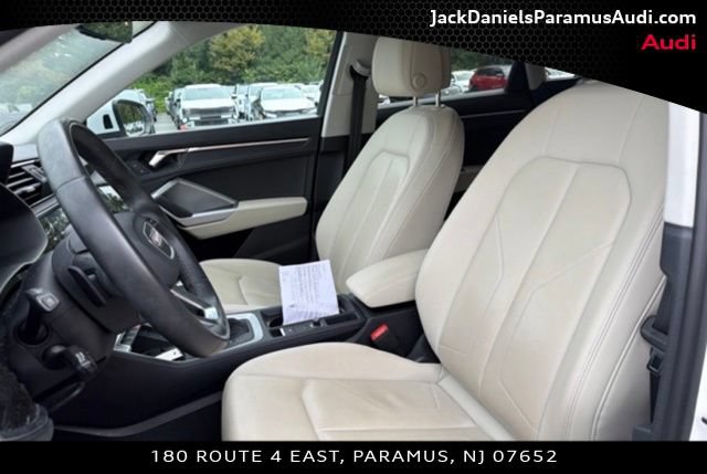 Used 2024 Audi Q3 2.0T Premium w/ Convenience Package AWD/4WD image 15