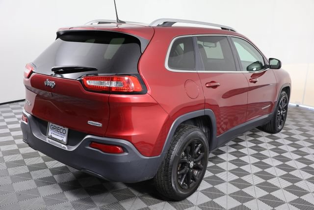 Used 2017 Jeep Cherokee Latitude AWD/4WD image 8