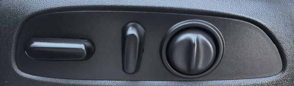 Used 2019 Chevrolet Equinox LT image 27