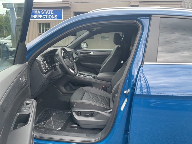 New 2025 Volkswagen Atlas Cross Sport SE image 9