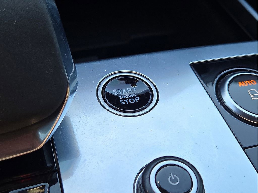 Used 2023 Land Rover Range Rover SE image 31