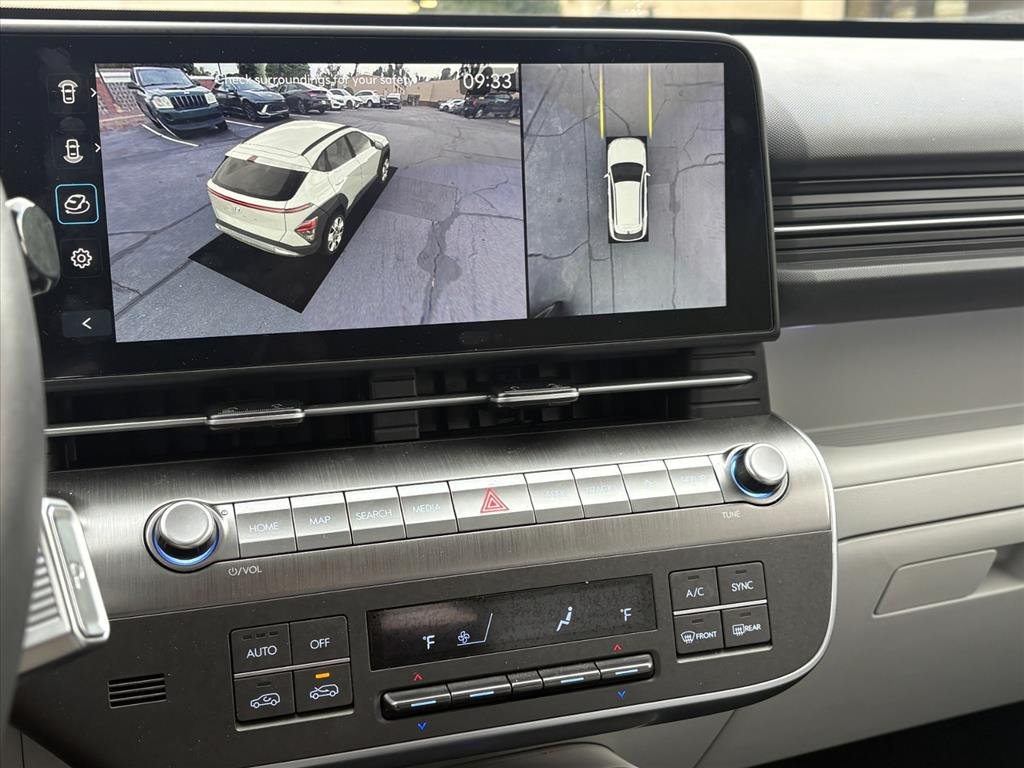 Certified 2025 Hyundai Kona Limited AWD/4WD image 10