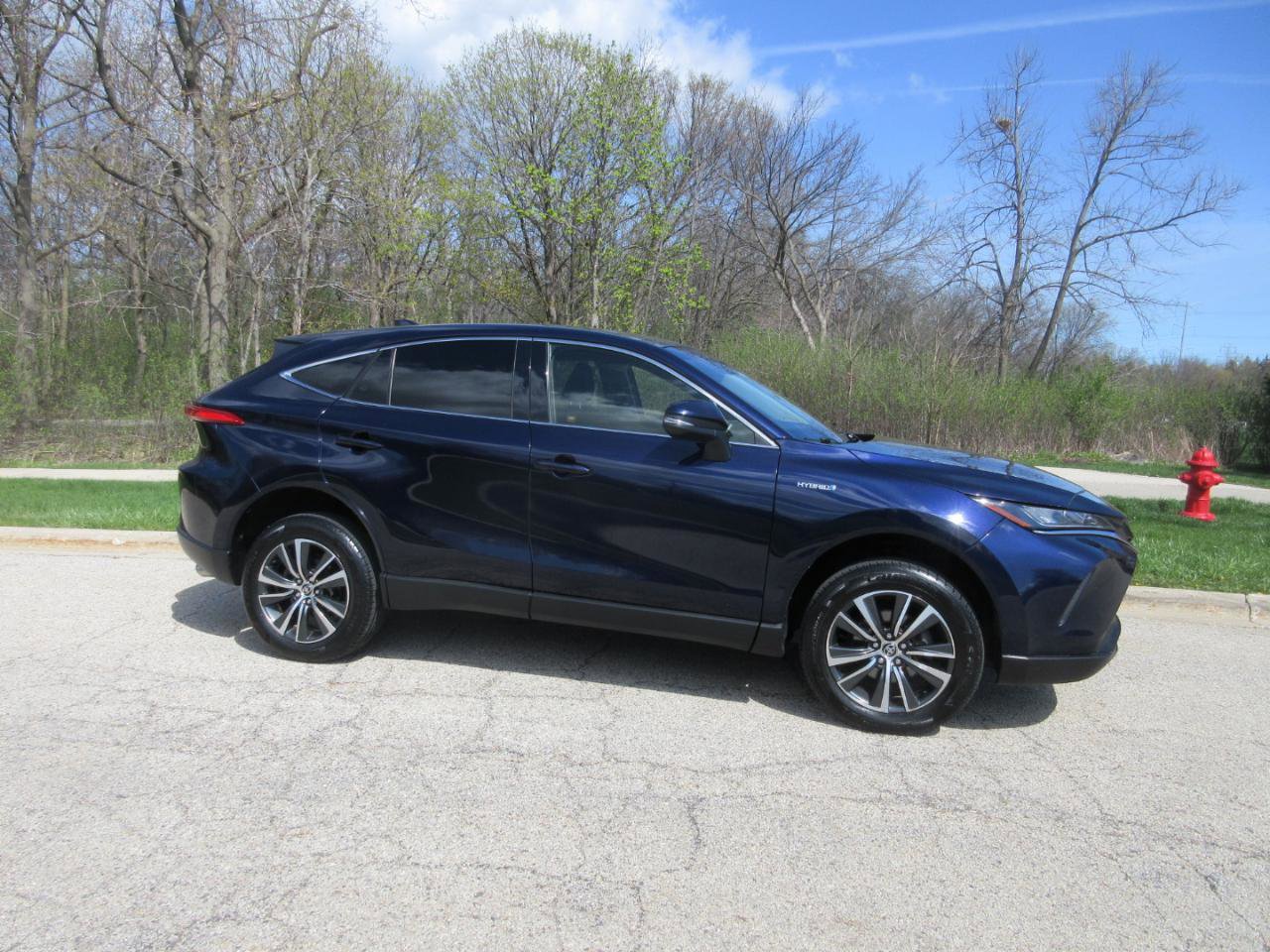 Used 2021 Toyota Venza LE w/ Carpet Mat Package (TMS) AWD/4WD image 4