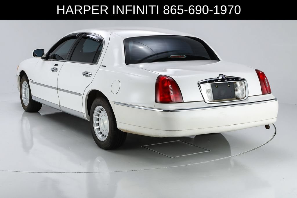 Used 2000 Lincoln Town Car Executive RWD image 8