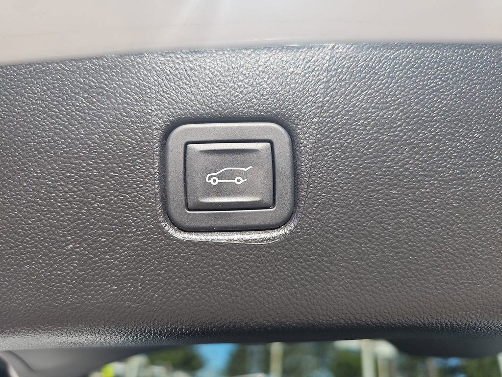 Used 2021 Chevrolet Blazer LT w/ Redline Edition image 14