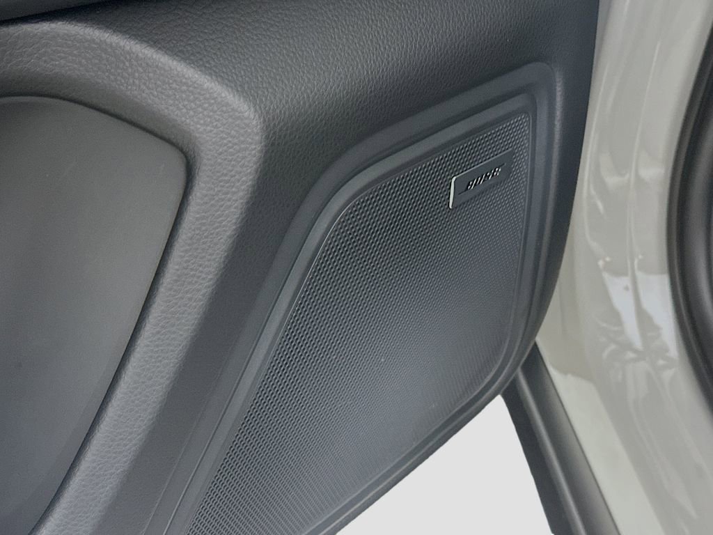 New 2026 Porsche Macan Turbo AWD/4WD image 21