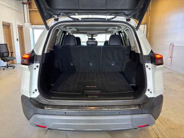 Used 2021 Nissan Rogue SV w/ Premium Package image 22