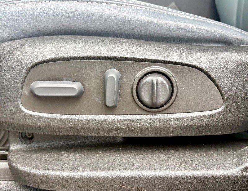 Used 2022 Buick Enclave Essence w/ Experience Buick Package FWD image 33