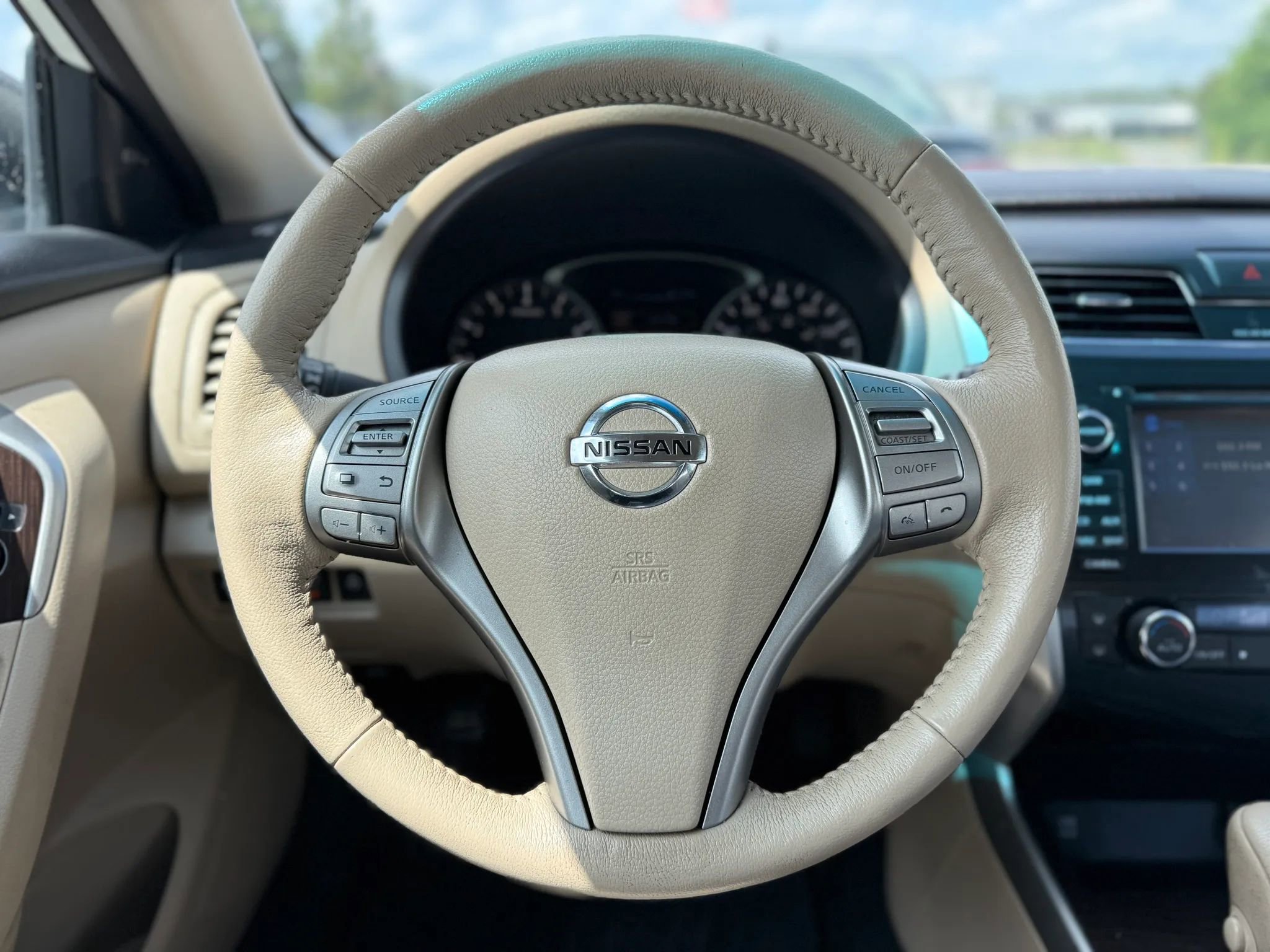 Used 2015 Nissan Altima 2.5 SL w/ Technology Package FWD image 25