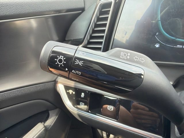 Used 2025 Kia Sportage EX AWD/4WD image 25
