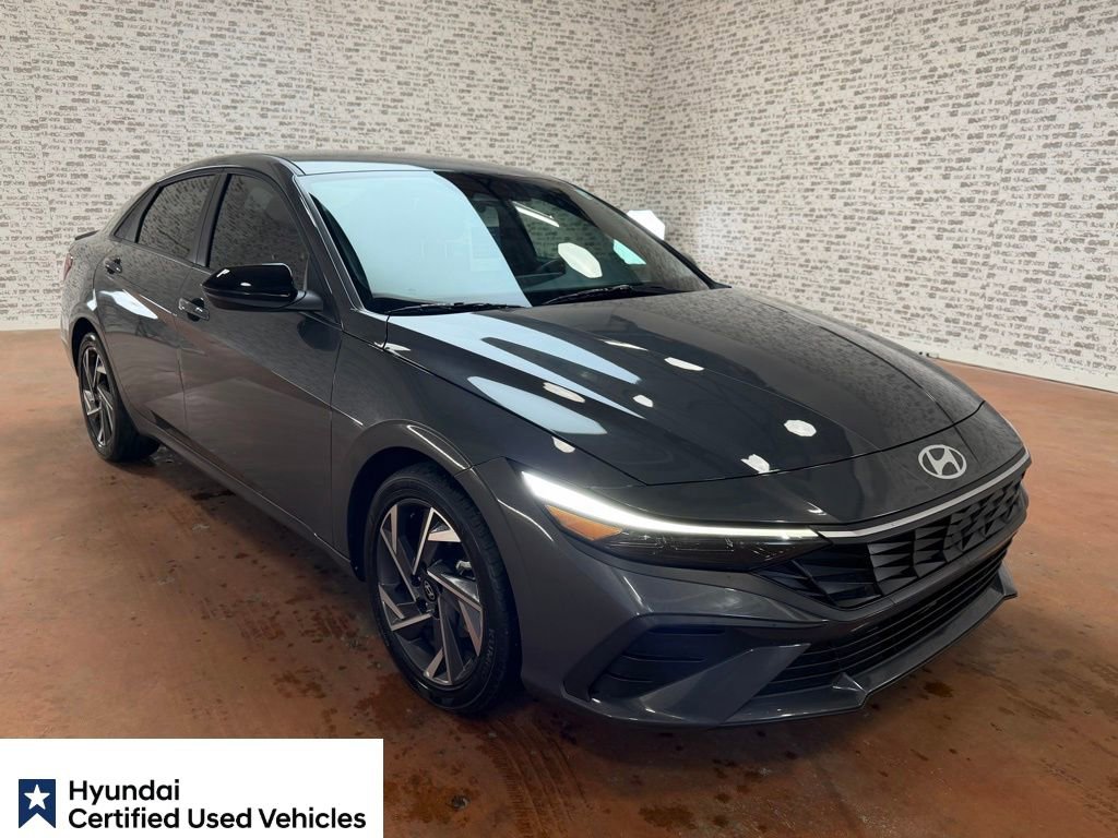 Certified 2025 Hyundai Elantra Sport image 8