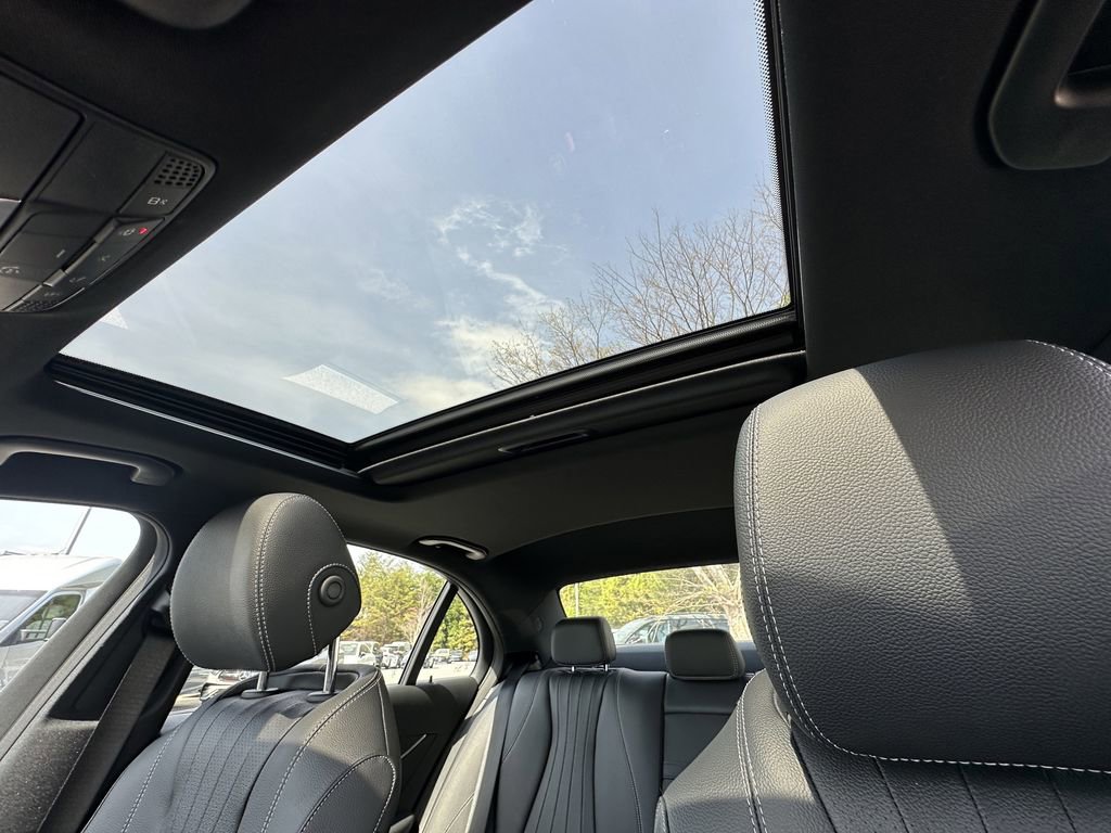 Certified 2022 Mercedes-Benz E 350 4MATIC Sedan image 34