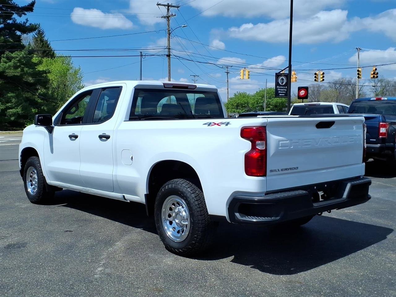 Used 2021 Chevrolet Silverado 1500 W/T w/ WT Fleet Convenience Package AWD/4WD image 3