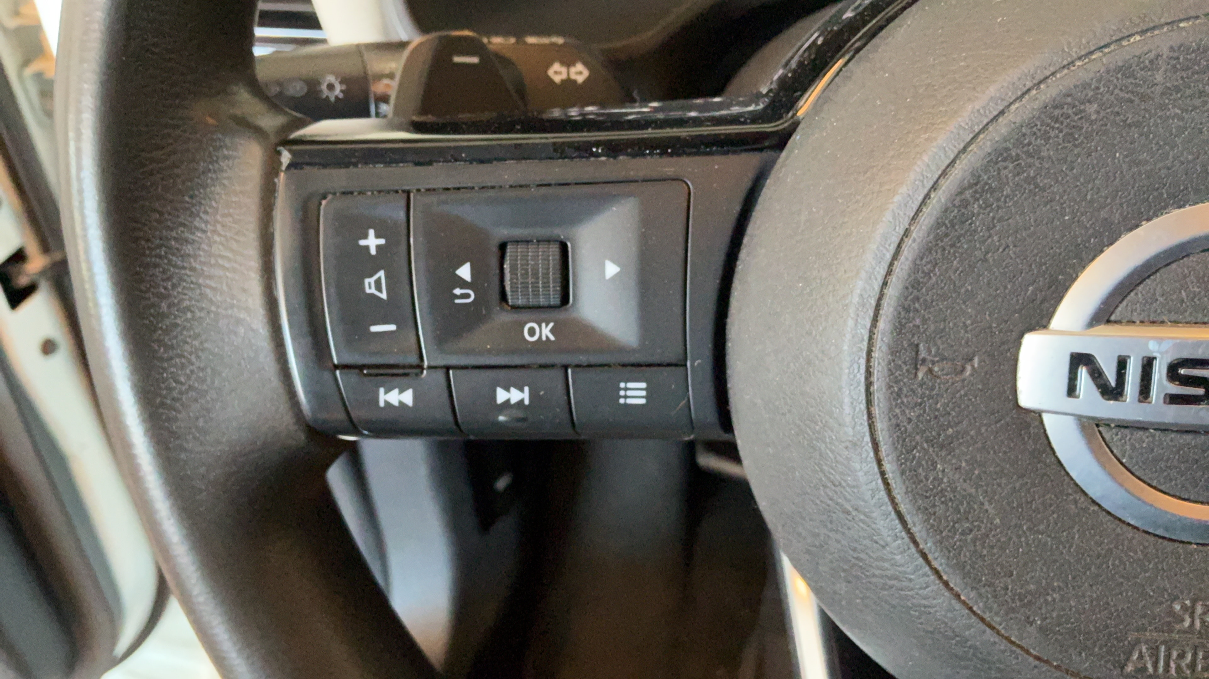 Used 2021 Nissan Rogue SV AWD/4WD image 14