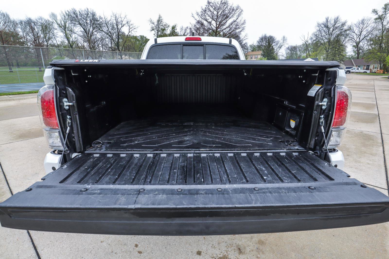 Used 2021 Toyota Tacoma TRD Sport w/ TRD Premium Sport Package AWD/4WD image 28