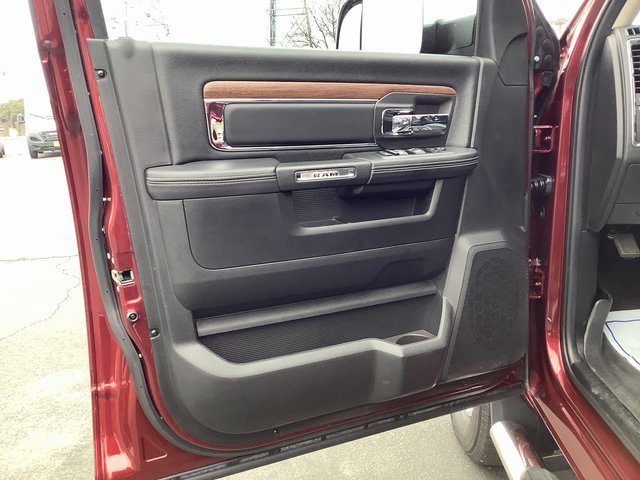 Used 2018 RAM 3500 Laramie w/ Convenience Group image 9
