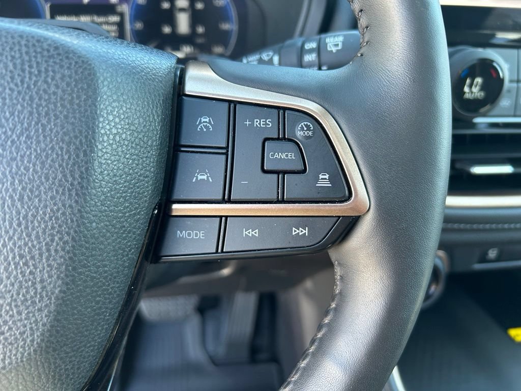 Used 2025 Toyota Grand Highlander AWD Hybrid image 23