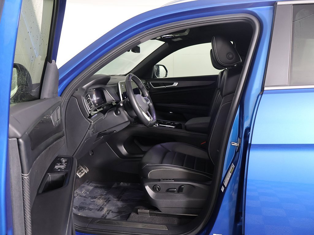 Used 2024 Volkswagen Atlas Cross Sport SEL R-Line image 30