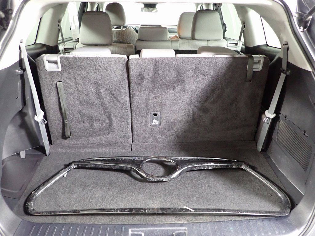 Used 2023 Toyota Highlander L image 14
