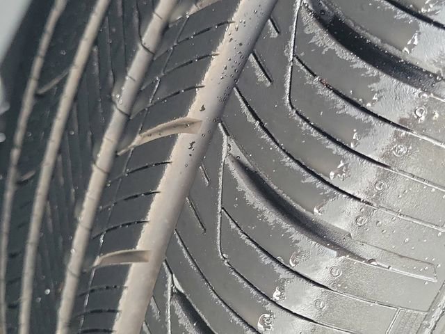 Used 2025 Ford Explorer Active w/ Active Comfort Package RWD image 25