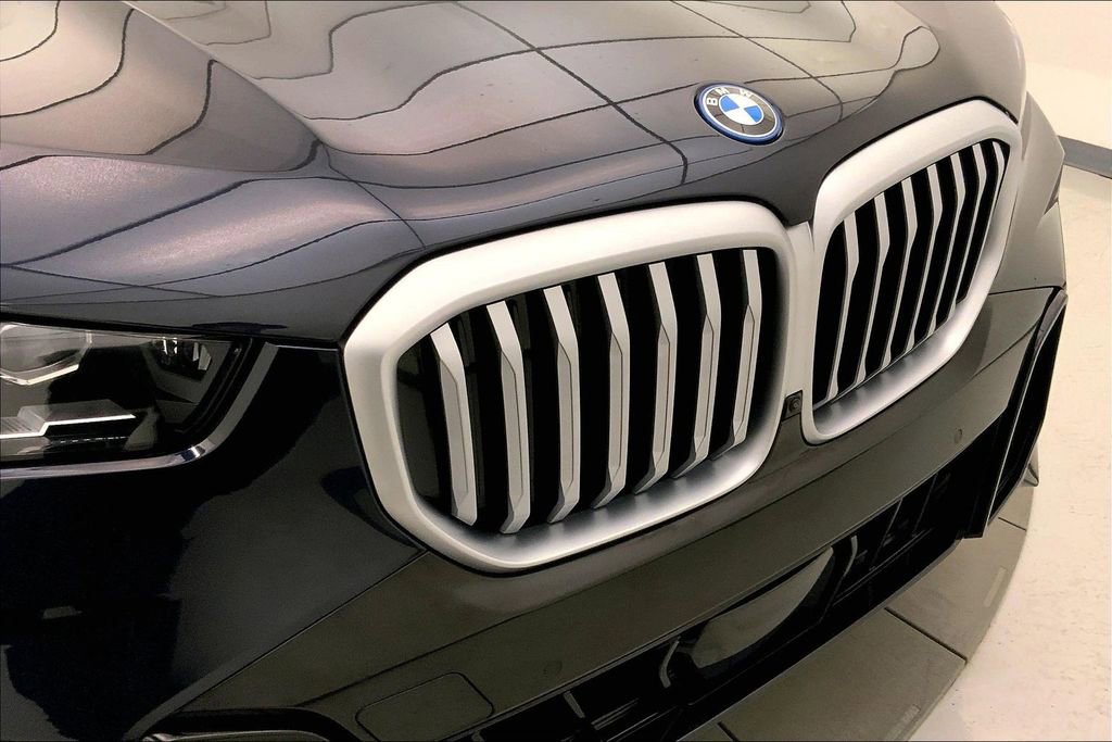 Certified 2026 BMW X5 xDrive50e w/ M Sport Package image 29