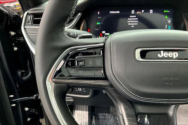 New 2025 Jeep Grand Cherokee Overland AWD/4WD image 18