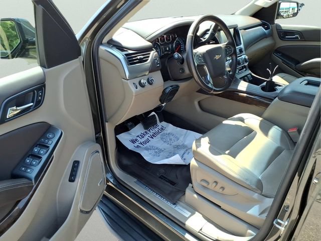 Used 2019 Chevrolet Suburban LT w/ Luxury Package AWD/4WD image 9