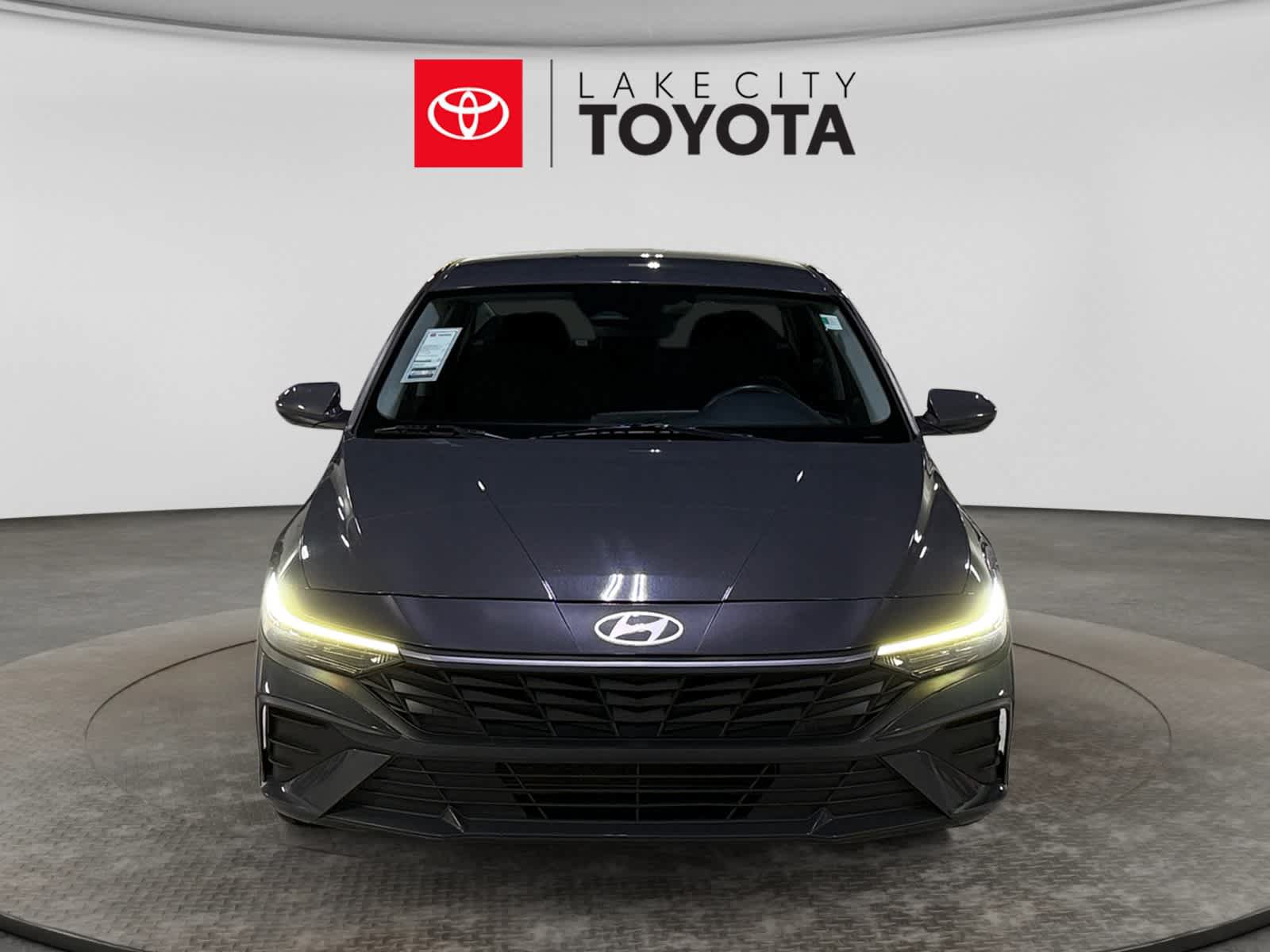 Used 2024 Hyundai Elantra SEL FWD image 14
