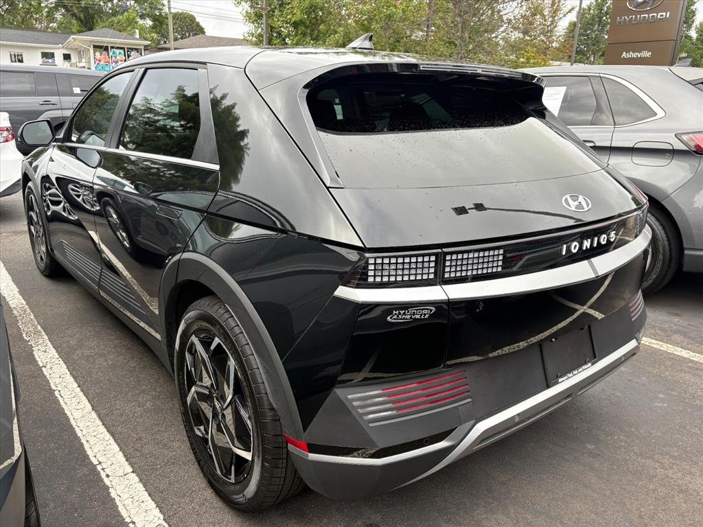Certified 2024 Hyundai Ioniq 5 SE RWD image 3