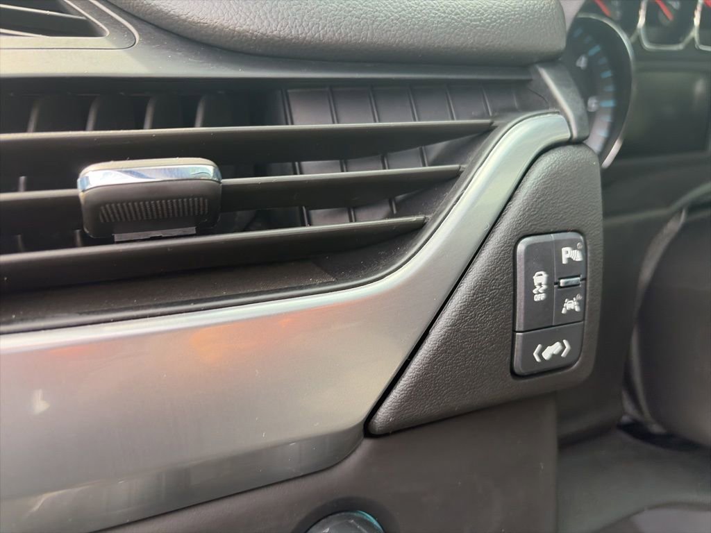 Used 2020 Chevrolet Suburban Premier image 35