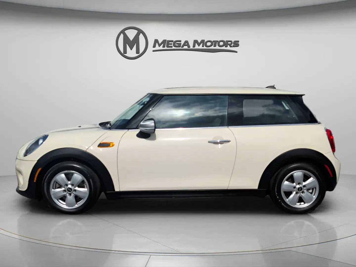 Used 2019 MINI Cooper 2-Door Hardtop FWD image 3