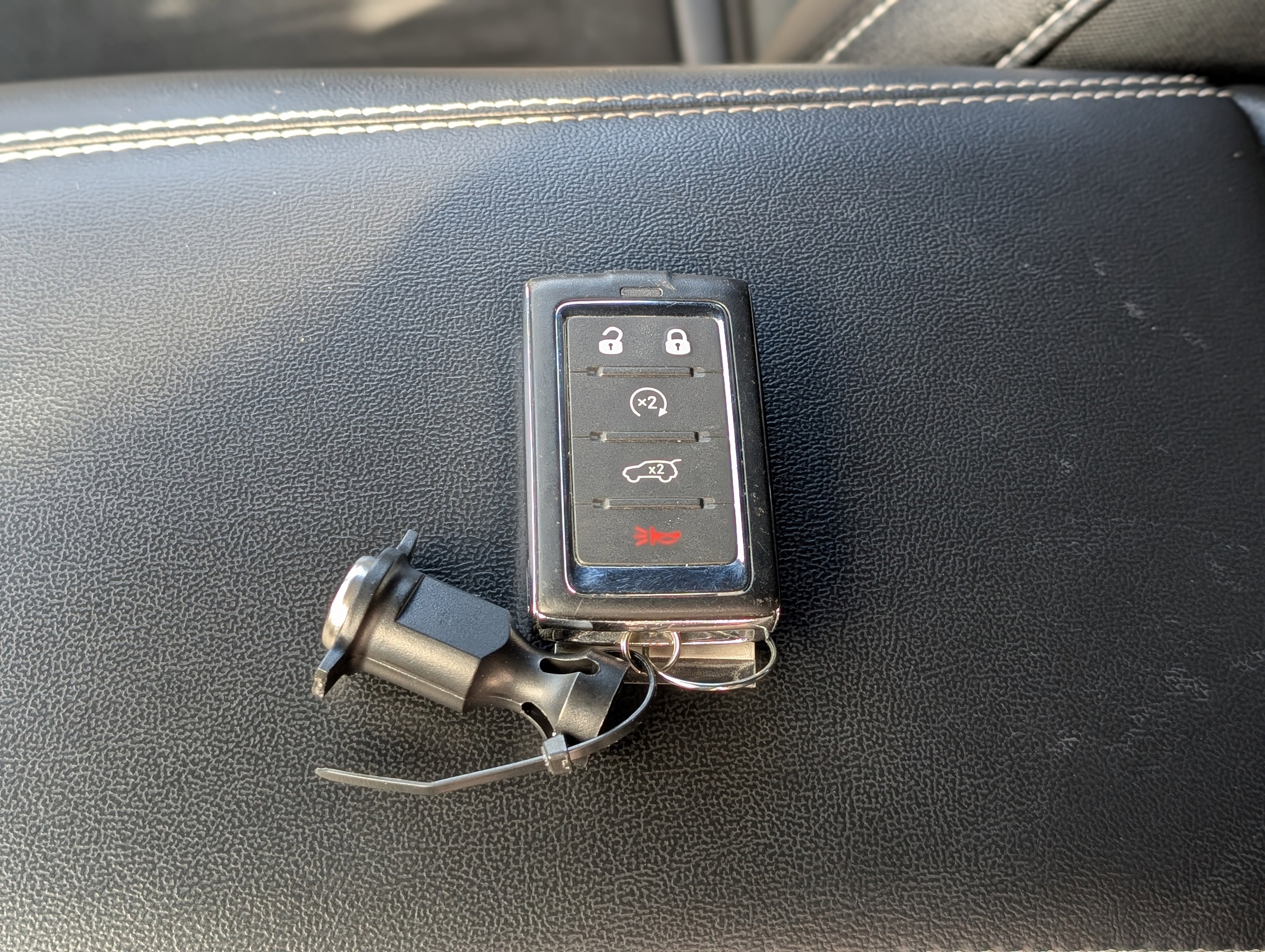 Used 2024 Jeep Grand Cherokee Altitude image 37