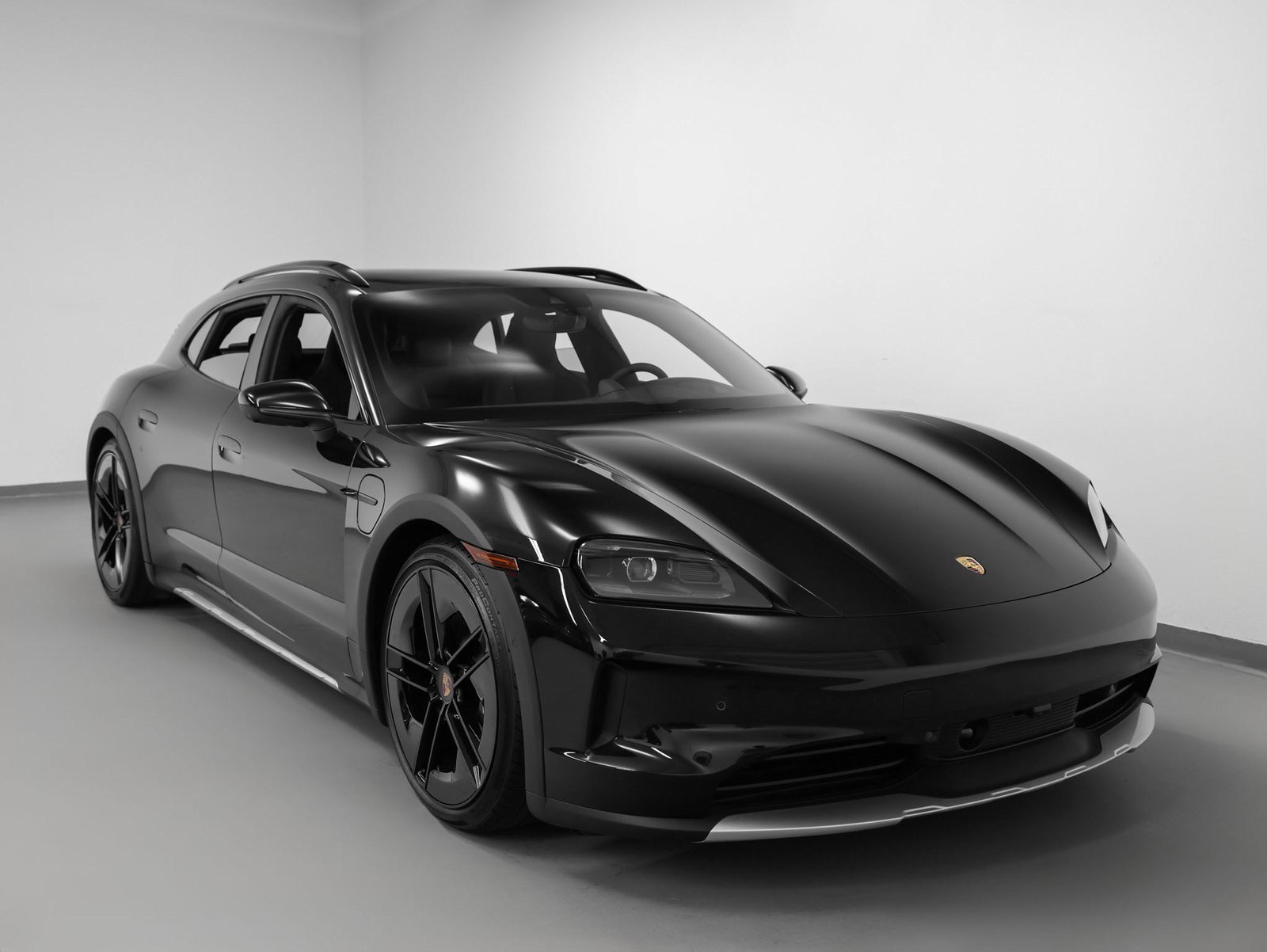 New 2025 Porsche Taycan 4 Cross Turismo image 10