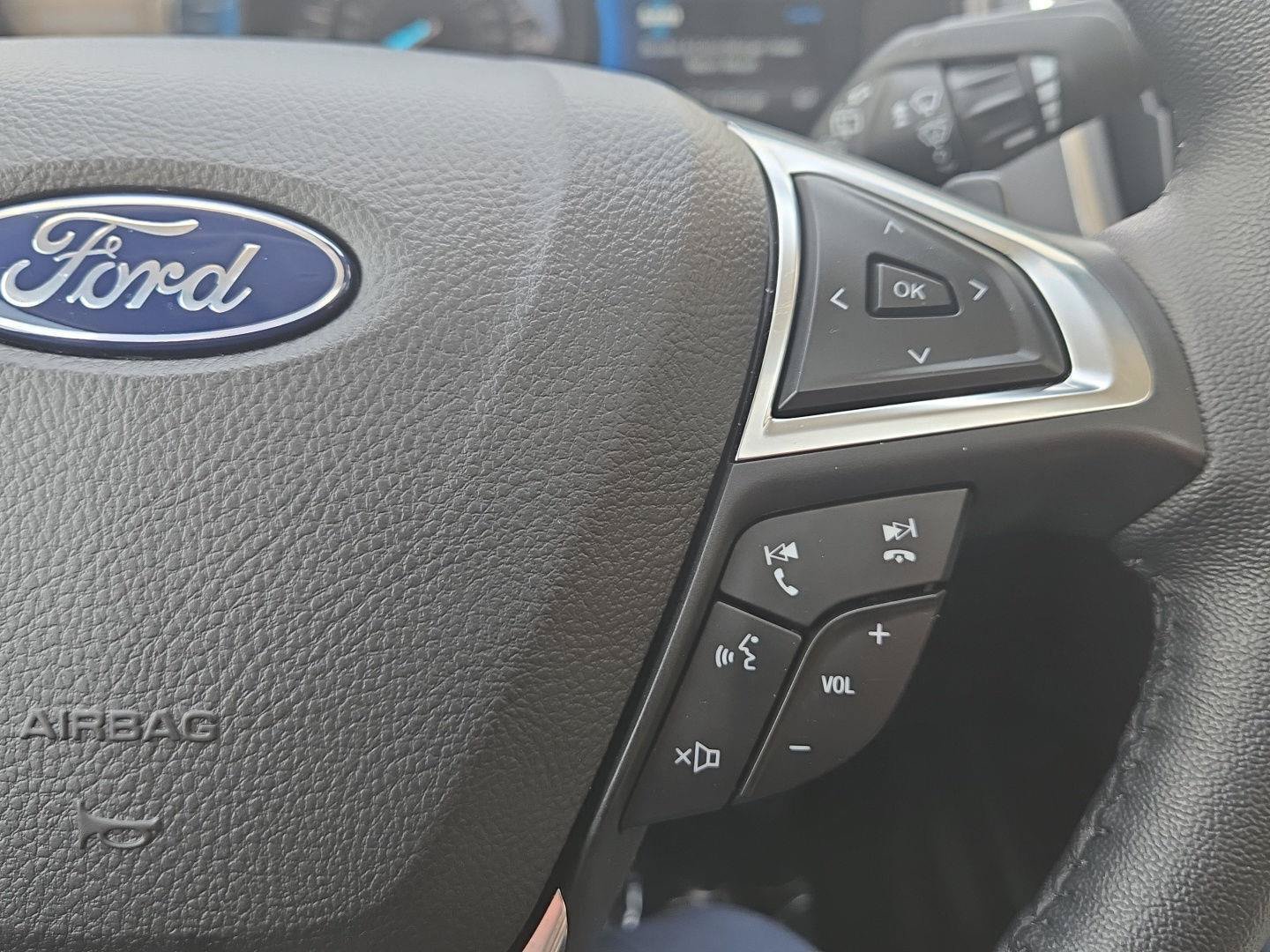Used 2024 Ford Edge Titanium w/ Equipment Group 301A AWD/4WD image 17