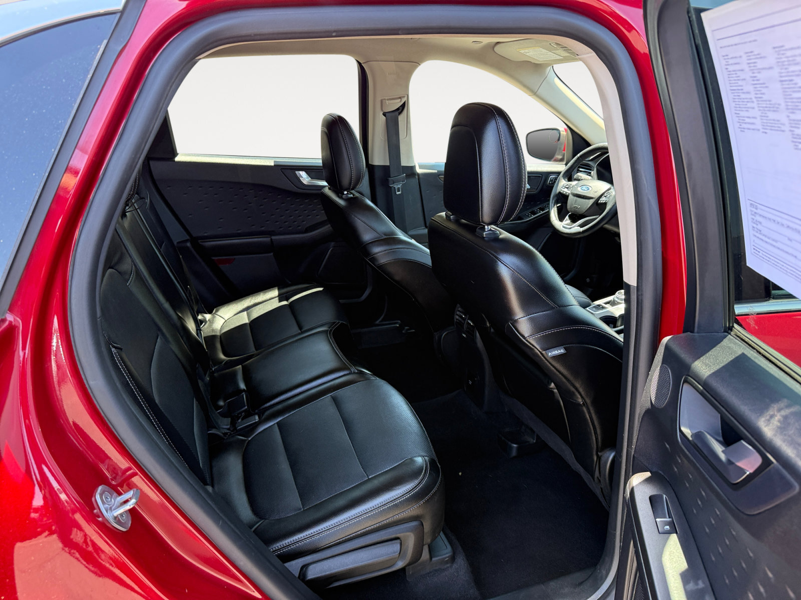 Used 2020 Ford Escape Titanium w/ Titanium Premium Package 2.0 FWD image 18