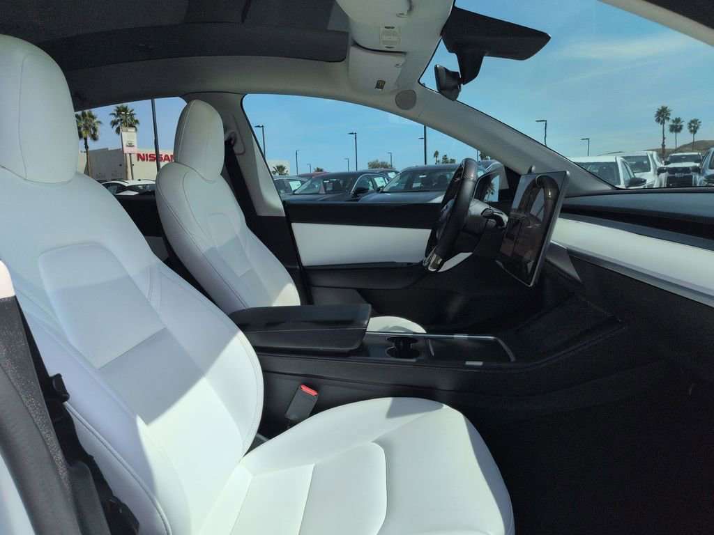 Used 2022 Tesla Model Y Performance image 16