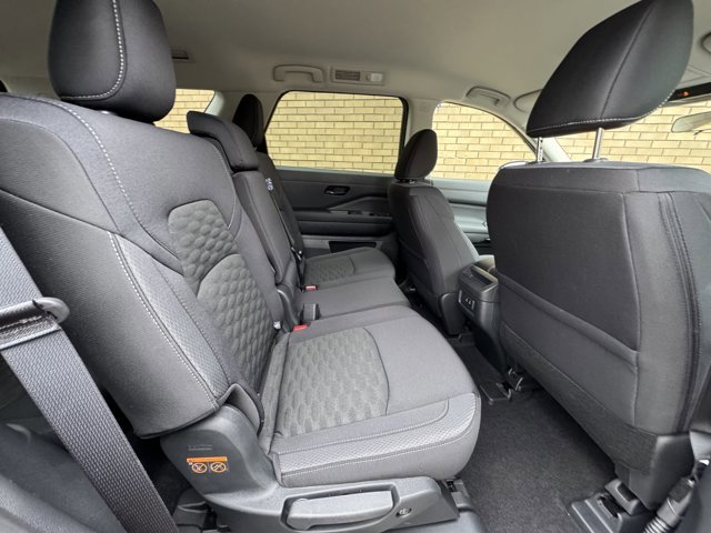 New 2026 Nissan Pathfinder SV image 7