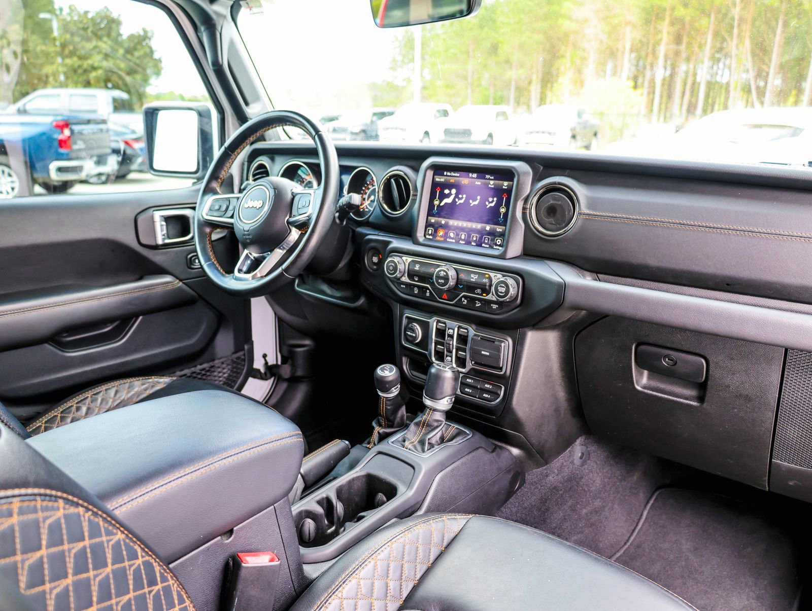 Used 2020 Jeep Wrangler Unlimited Sahara image 9