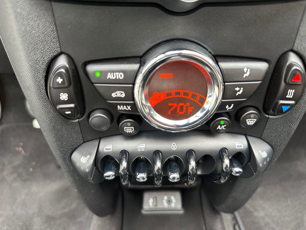 Used 2014 MINI Cooper Convertible FWD image 34