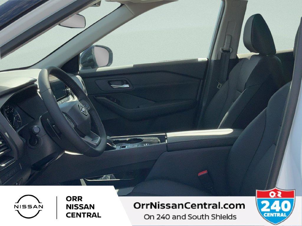 New 2027 Nissan Rogue Dark Armor FWD image 17
