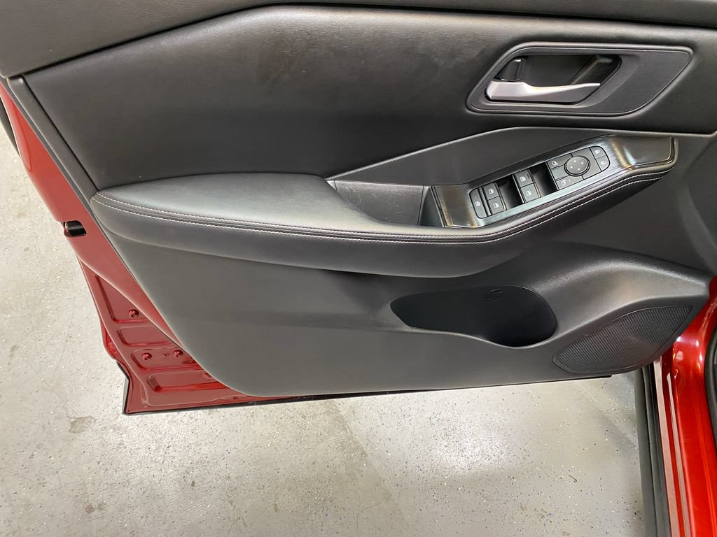 Used 2026 Nissan Rogue SV FWD image 19