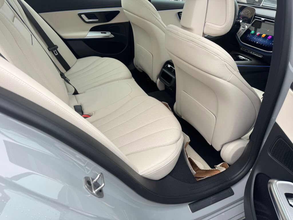 New 2026 Mercedes-Benz E 350 4MATIC Sedan image 19