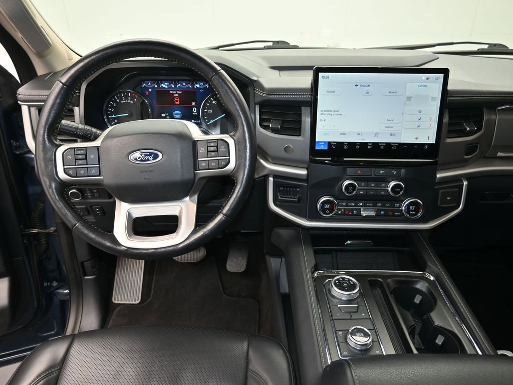 Used 2022 Ford Expedition XLT image 16