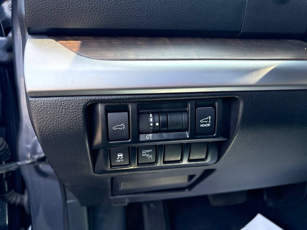 Used 2017 Subaru Outback 2.5i Limited AWD/4WD image 21